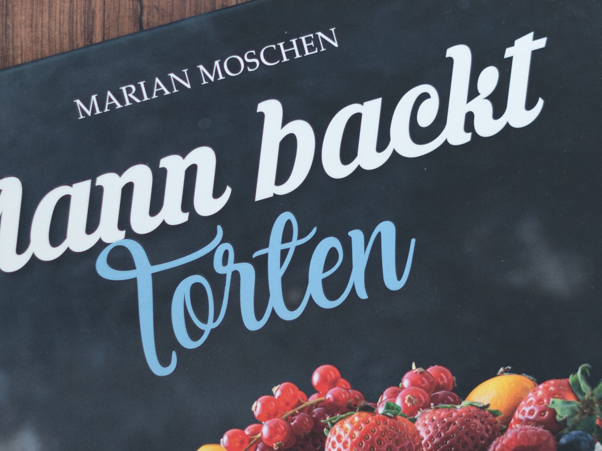 Rezension: Mann backt Torten von Marian Moschen